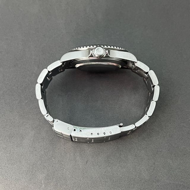 Rolex Submariner 16610 Image 2